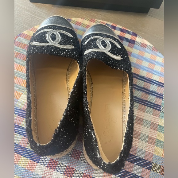 Chanel Tweed/Laminated Lambskin Espadrilles - Picture 3 of 3